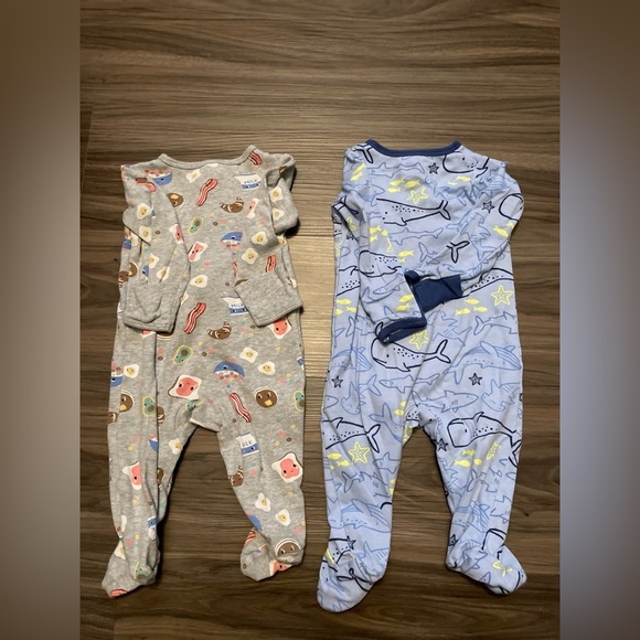 Wonder Nation Gray Breakfast print and Blue whales print Baby Footies size 3/6M - Picture 2 of 5